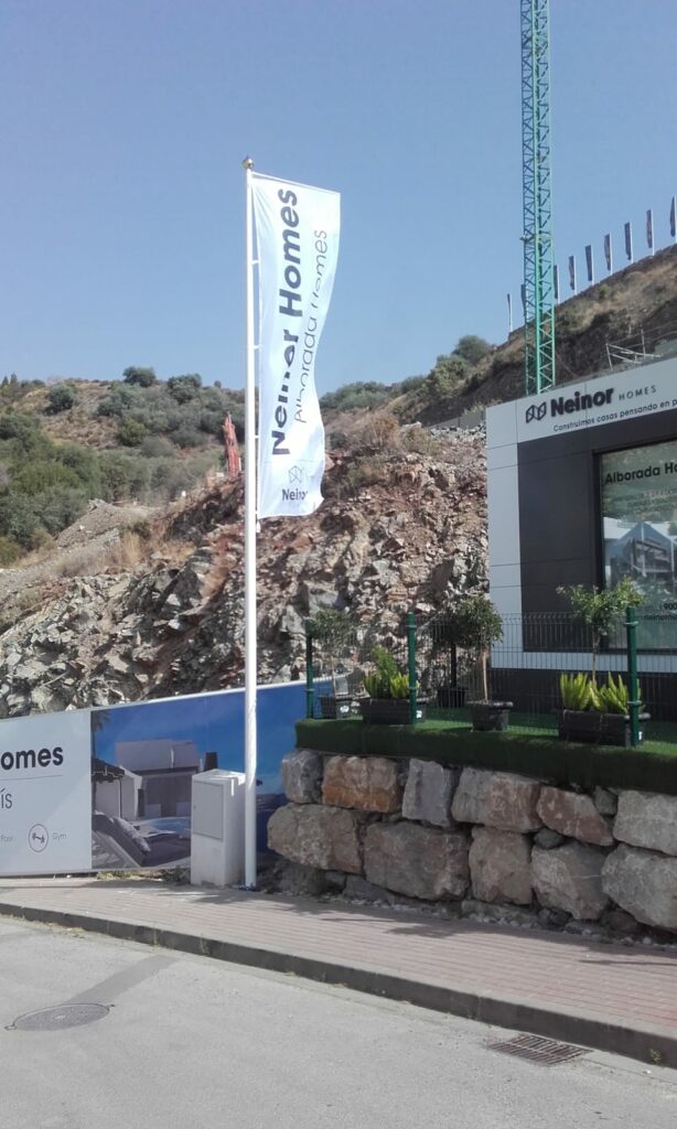 Banderas para la promoción Alborada Homes de Neinor